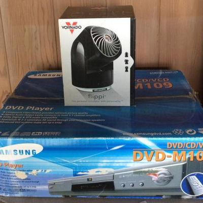 HWS086 Vornado Fan & Samsung DVD Player