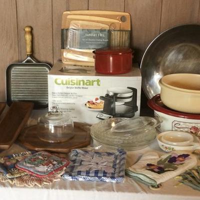HWS033 Miscellaneous Useful Kitchen Essentials