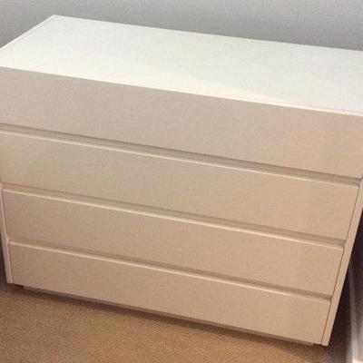 WWL025 Wooden White Sleek Dresser #1