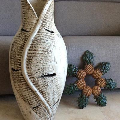 WWL014 Ceramic Vase & Pineapple Wall Hanging