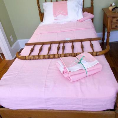 Spindle twin bed 