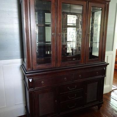 China Cabinet-By Klaussner.                                                
Measures approx. 59