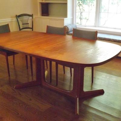 Danish Modern Designer Dining Room Table Set