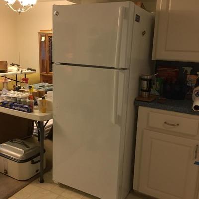 GE refrigerator- very good condition 