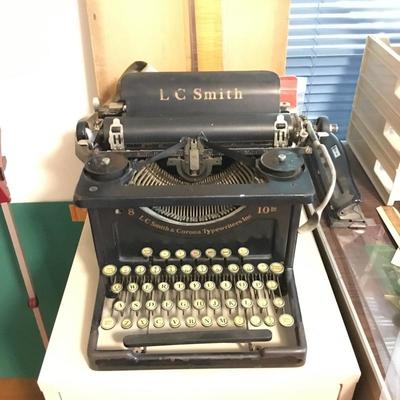 L G Smith antique typewriter
