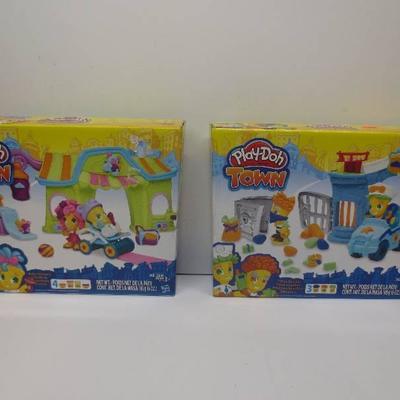 Lot of 2 play doh toy sets