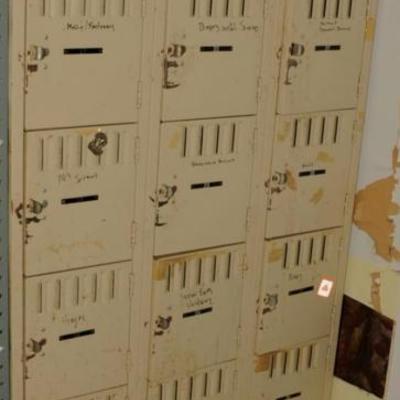 INDUSTRIAL ~ STEAMPUNK 15 SECTION METAL LOCKERS 
