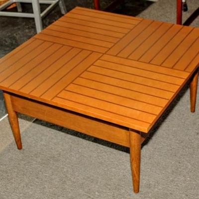 KIPP STEWART TABLEÂ FOR DREXEL