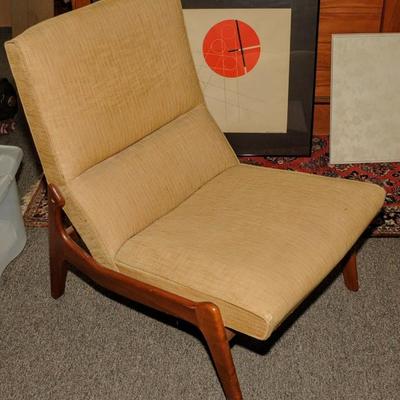 MID-CENTURY LOUNGE CHAIRÂ 