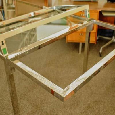 PACE DESIGN CHROME AND GLASS DINING TABLE WITH END ADD ON EXTENSIONSÂ Â 
