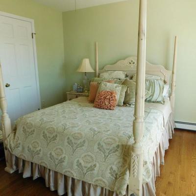 four post queen bed by Lexington 