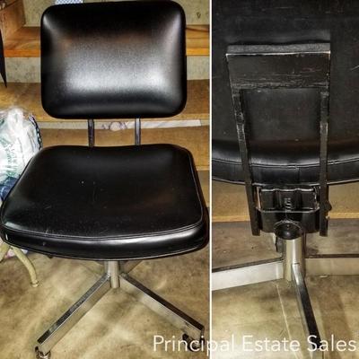 Mid century rolling Steelcase classic style office chair 
