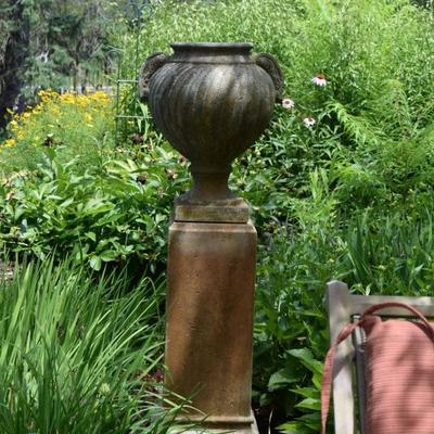 Outdoor urn