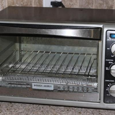 Black & Decker Convection Countertop Toaster Oven, TO1675B