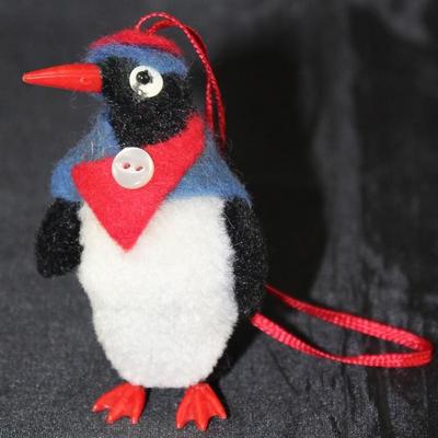 Vintage Kunstlerschutz West Germany Handwork Penguin Ornament