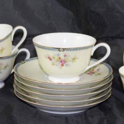 Noritake Nippon Toni Kaisha Japan Service for 6 Cups & Saucers