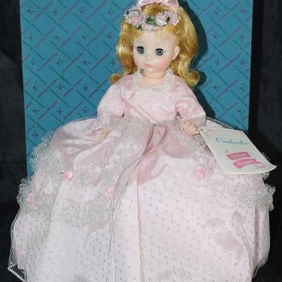 Madame Alexander Doll Complete with Box & Tag:  1982 "Cinderella" 14" Doll #1546