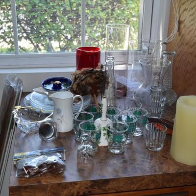 Glassware, vases, dishes
