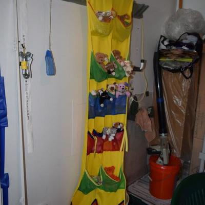 Hanging space saver toy holder