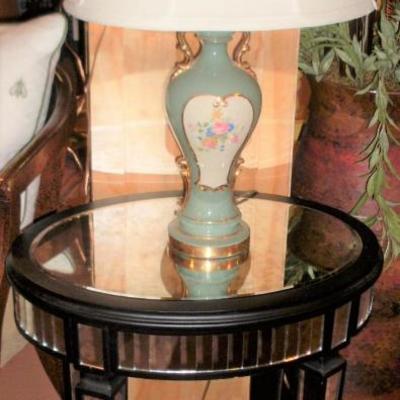 MIRRORED TABLE AND VINTAGE LAMP