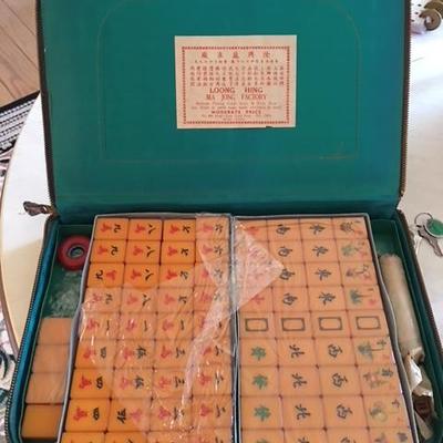 Pristine never been used Vintage Butterscotch Bakelite Mahjong set with carrying case. Exceptional!