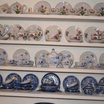 Dishes, tea cups and saucers