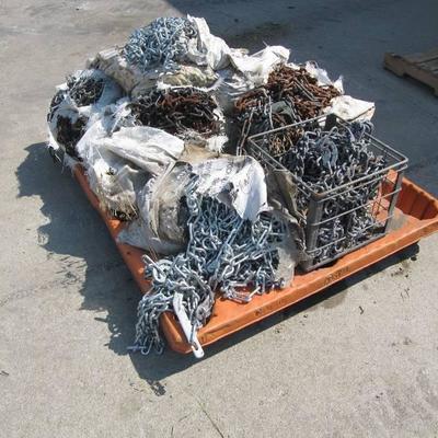 PALLET FULL OF 11X22.5 -11X24.5 TIRE CHAINS NEW