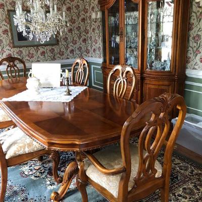 Dining Room. Family Heritage Estate Sales, LLC. New Jersey Estate Sales/ Pennsylvania Estate Sales.   