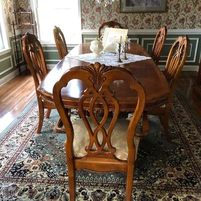 Dining Room Table. Family Heritage Estate Sales, LLC. New Jersey Estate Sales/ Pennsylvania Estate Sales.   