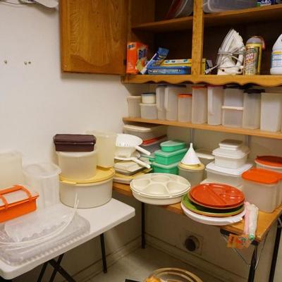 Large selection of tupperware