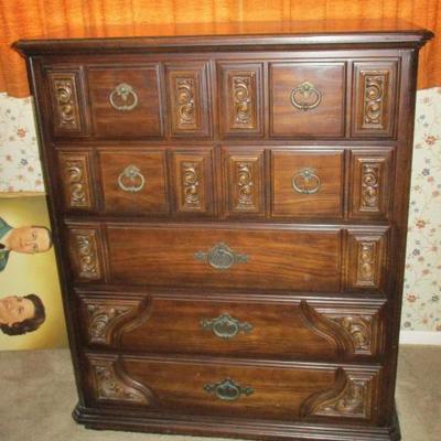 Vintage 5 drawer chest of drawers