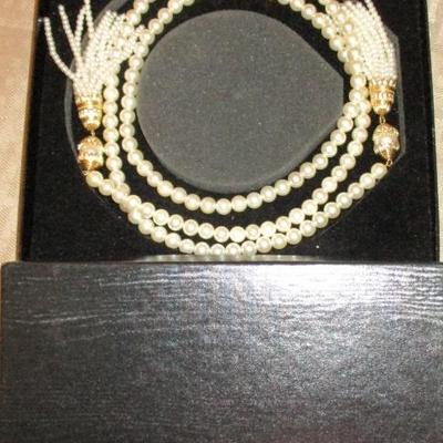 Pearl necklace by The Franklin Mint