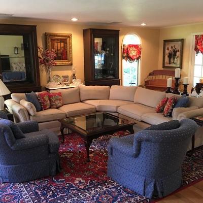 Beautiful Sectional
Please note rug is not for sale