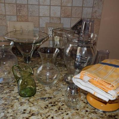 Vases, kitchen items