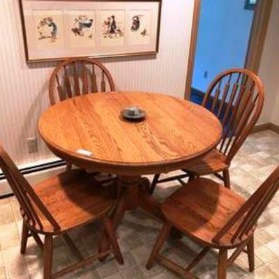 Oak table, 2 leaves, 4 chairs