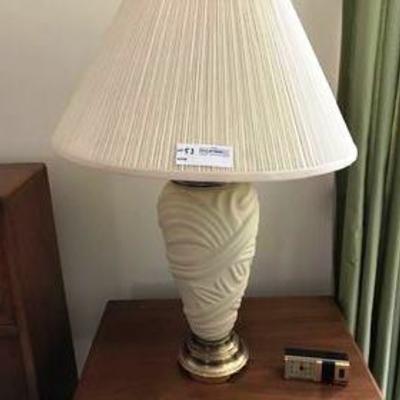 2 white table lamps