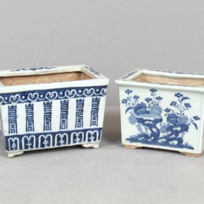 2 Chinese Blue and White Planters