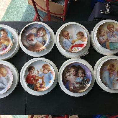 Bradbury Mint - Heavenly Angels set.  Includes 8 plates, must be sold as set.