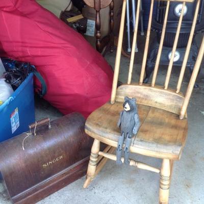 Antique Singer Sewing Machine in wood case with key.