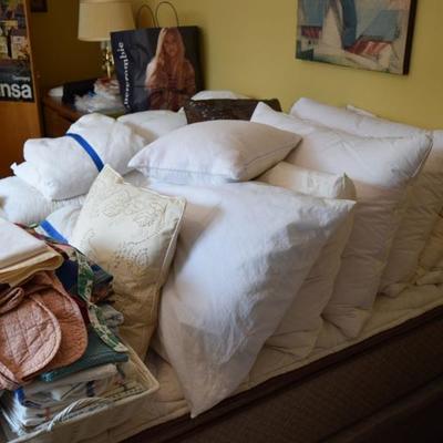 Linens & Pillows