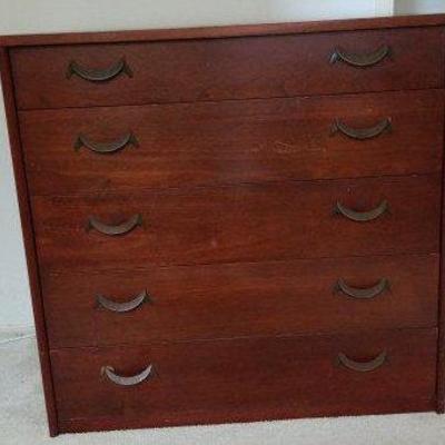 MMM045 Five Drawer Wooden Dresser