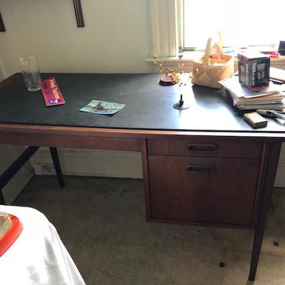 â€‹â€‹â€‹â€‹â€‹â€‹â€‹DUX Model 541 Teak Writing Desk