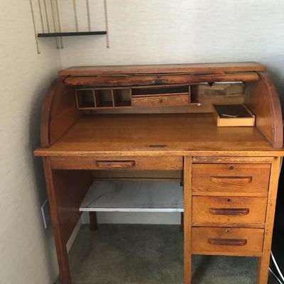 Antique roll top desk 