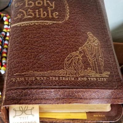 Vintage Bible - The Heritage Bible