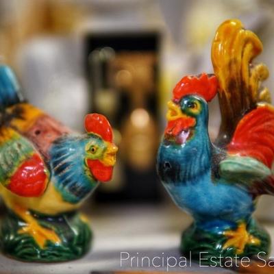 Vintage rooster salt and pepper shaker set