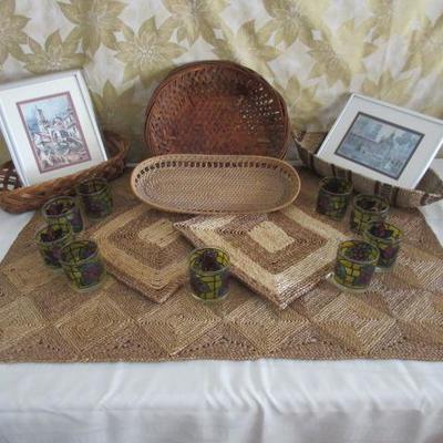 Woven table mats and other assortments of basket and woven items