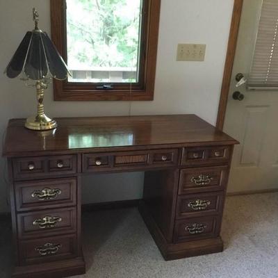 Desk and Lamp Lot