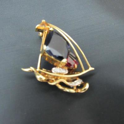 14kt Gold Diamond Sailboat Pin