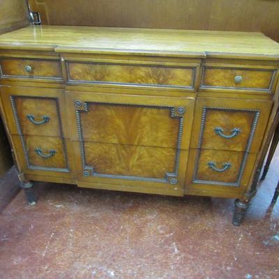 French Style 5 Pc. Bedroom Set dresser