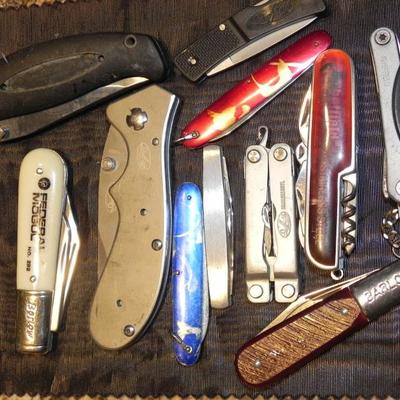 Various Collectible Pocket Knives